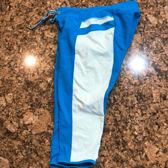 Lululemon heat it up crop size 4 - Picture 5 of 8